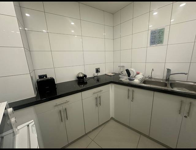 131M² OFFICE TO LET IN CENTURY CITY